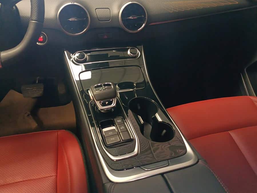 Forthing T5 EVO 2021 car image #17