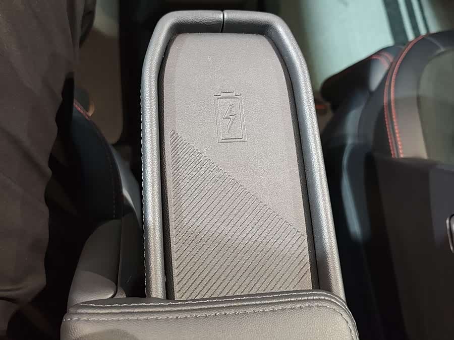 Ford Edge 2023 car image #17