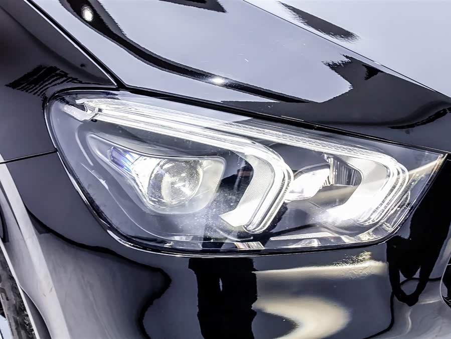 Mercedes-Benz GLE Class New Energy 2021 car image #17