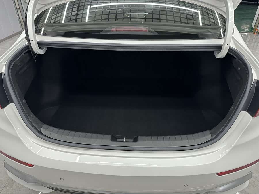 Kia K3 2023 car image #17