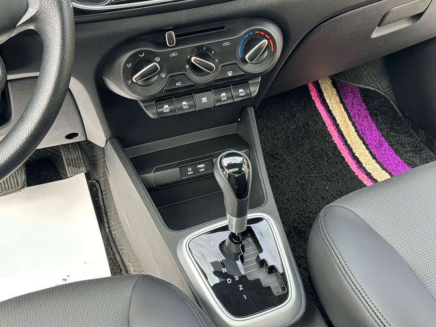 Kia Pegas 2021 image de voiture #17