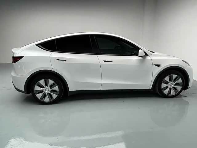 Tesla Model Y 2022 #17 Tesla Model Y 2022 car image #17
