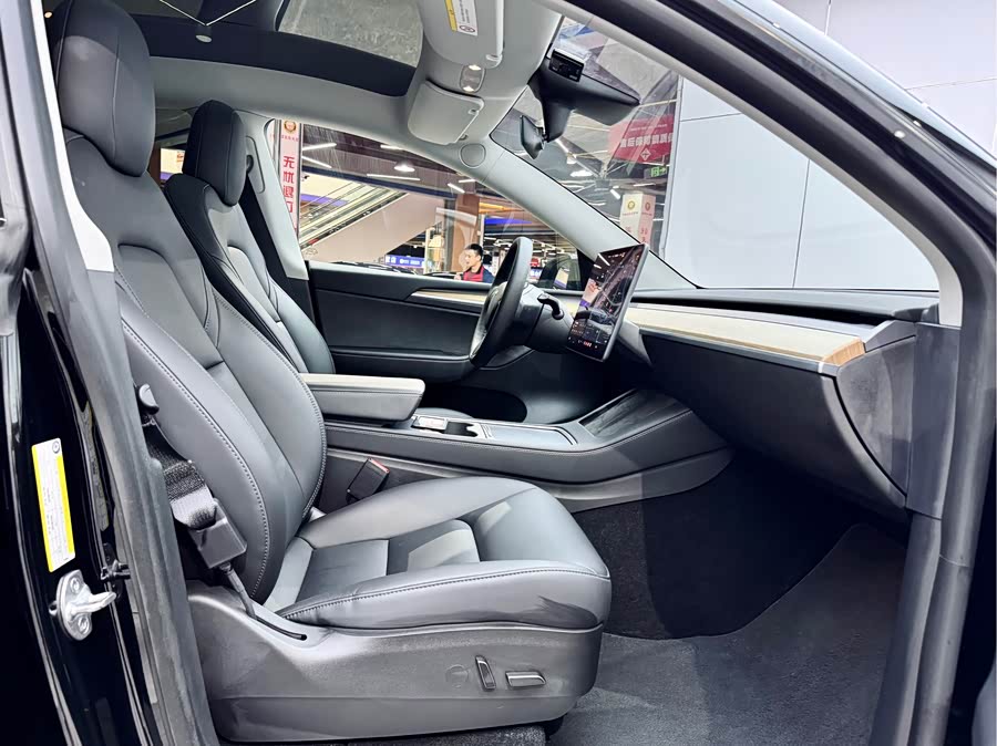 Tesla Model Y 2021 #17 Tesla Model Y 2021 car image #17