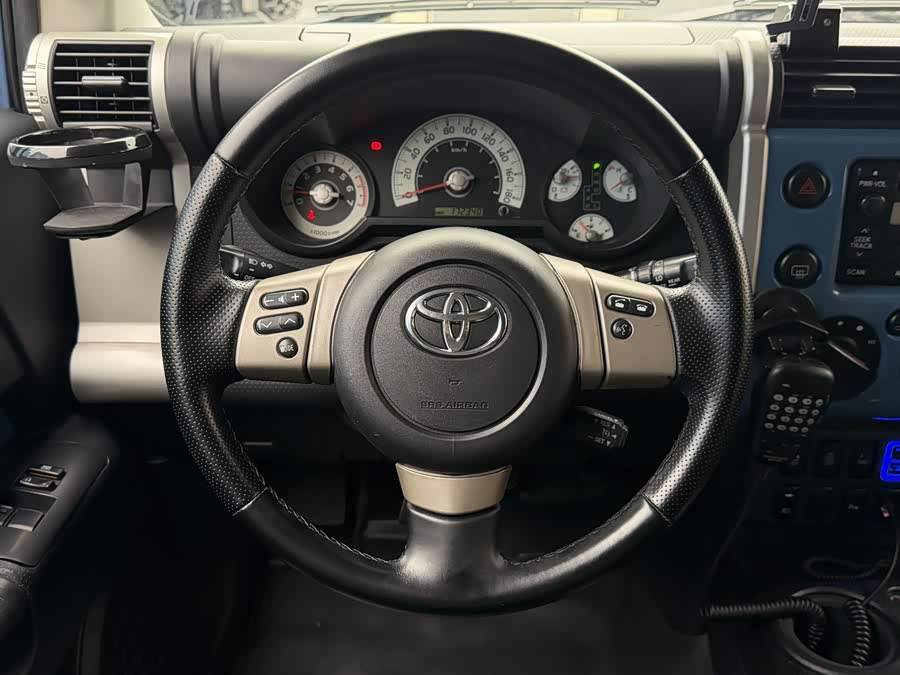 Toyota FJ Cruiser 2011 car image #17