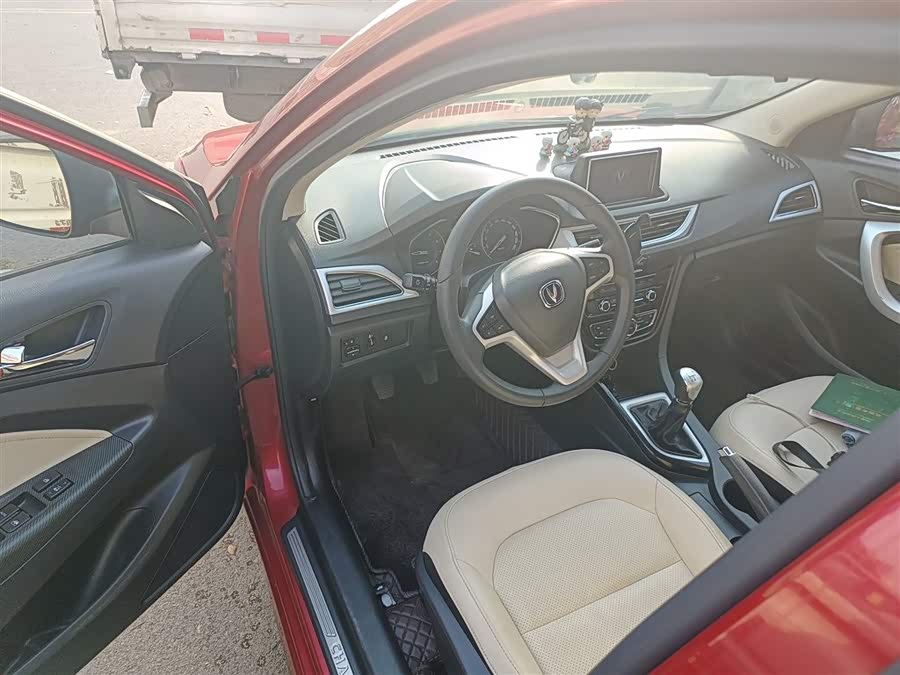 Changan Alsvin V7 2015 car image #17