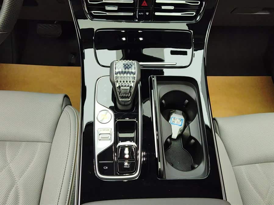 GAC Trumpchi M8 2025 car image #17