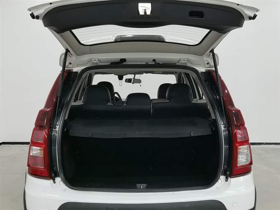 Forthing JOYEAR X3 2016 изображение автомобиля #17