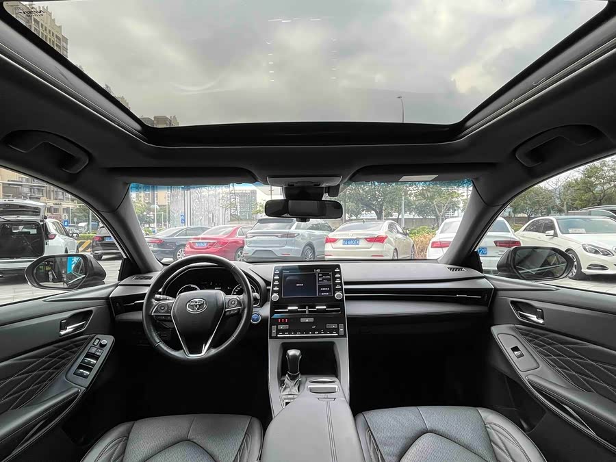 Toyota Avalon 2020 car image #17