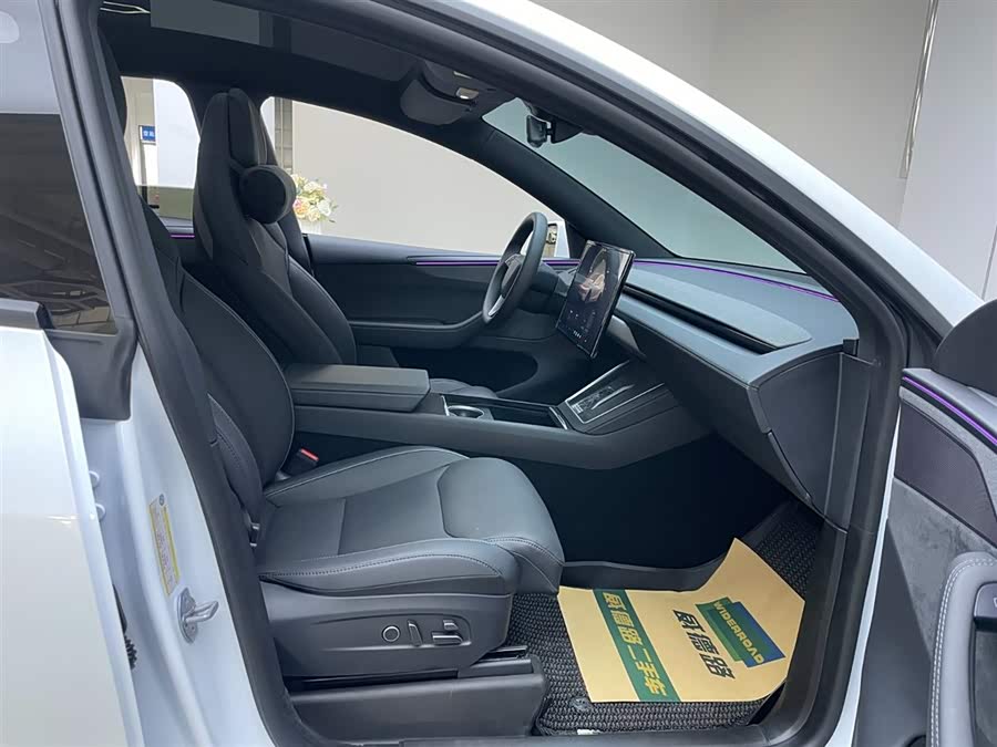 特斯拉 Model Y L 2025 汽车图片 #17