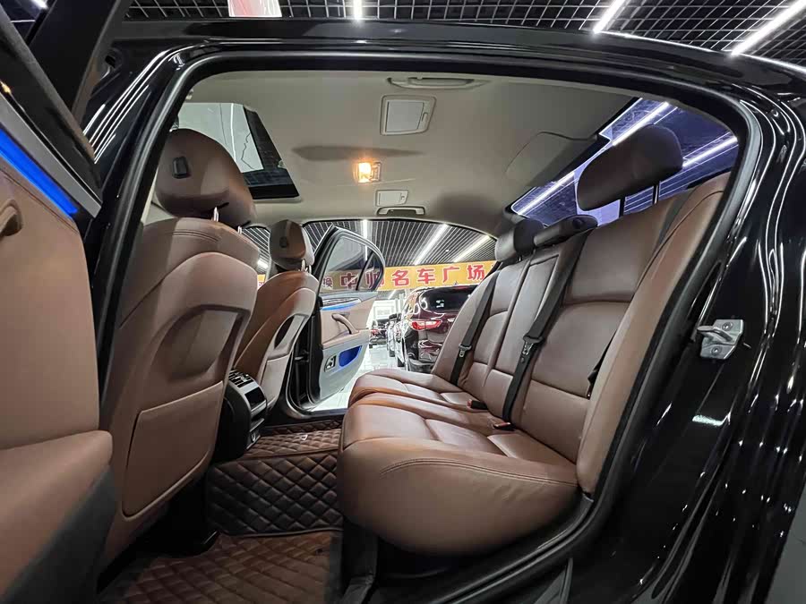 BMW 5 Series 2017 car image #17