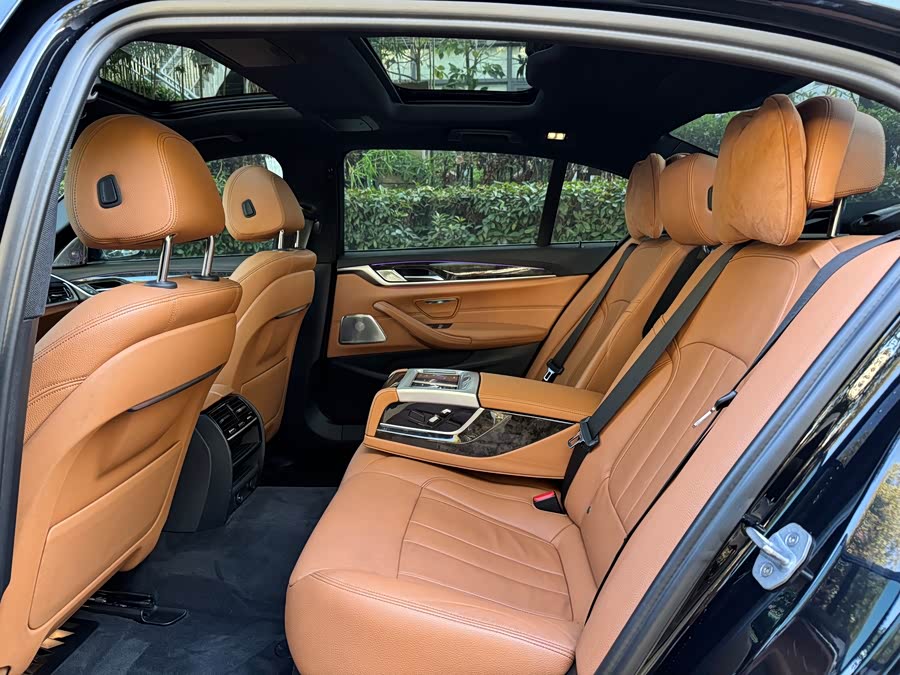 BMW 5 Series 2018 #17 BMW 5 Series 2018 car image #17