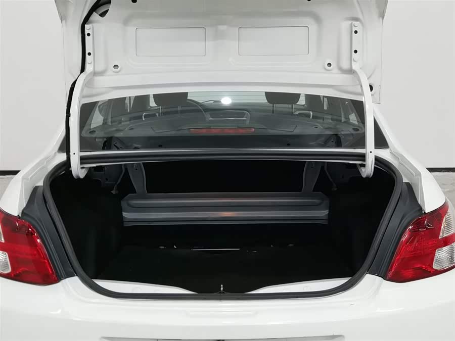 Peugeot 301 2016 صورة سيارة #17