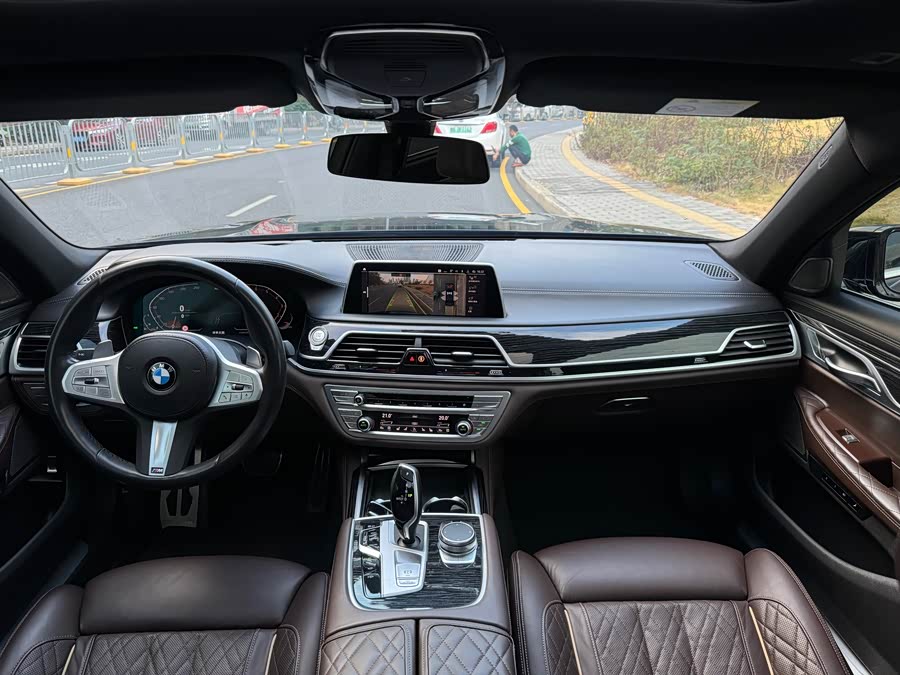 BMW 7 Series 2022 #17 BMW 7 Series 2022 car image #17