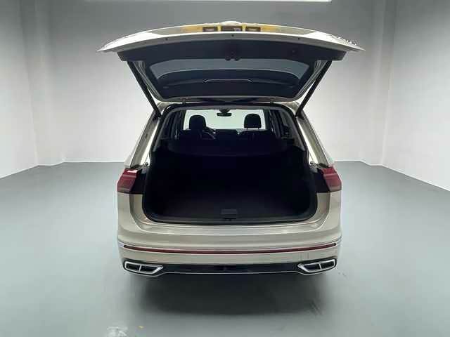 Volkswagen Tiguan L 2023 #17 Volkswagen Tiguan L 2023 car image #17