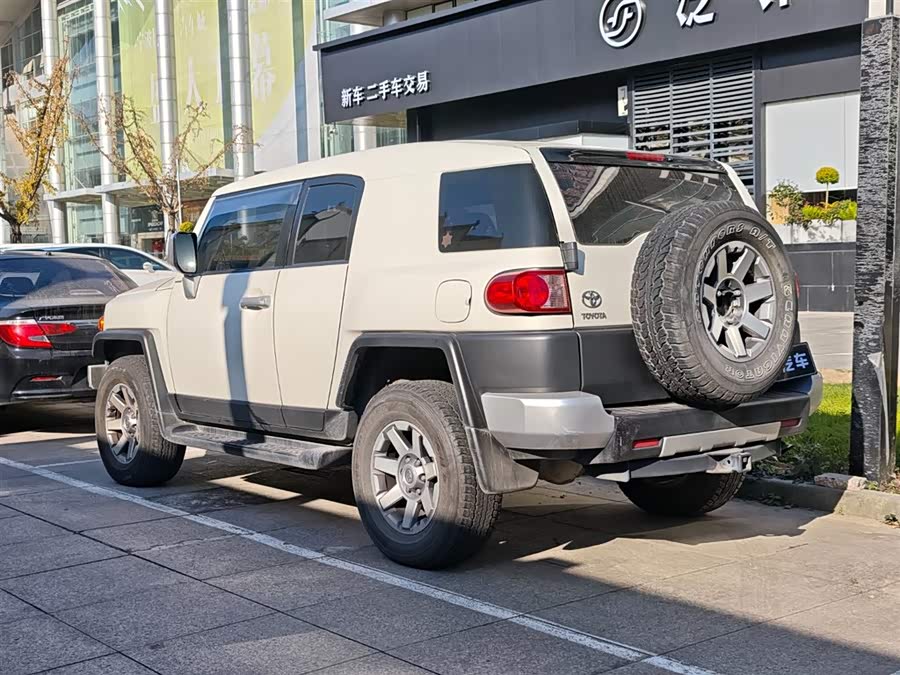 Toyota FJ Cruiser 2018 #17 Toyota FJ Cruiser 2018 car image #17