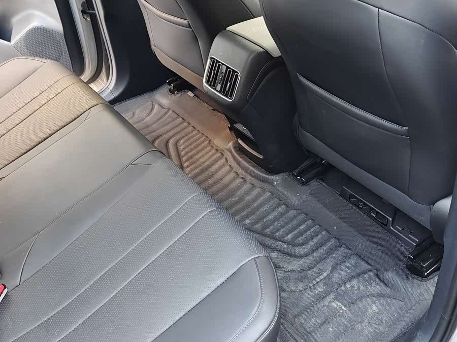 BYD Sea Lion 05 DM-i 2025 car image #17