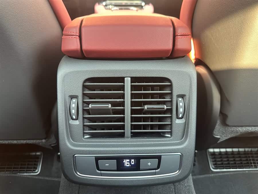 Audi e-tron GT 2024 صورة سيارة #17