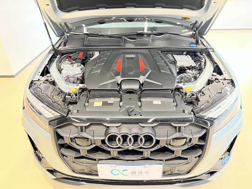 Audi SQ7 2024 car image #17