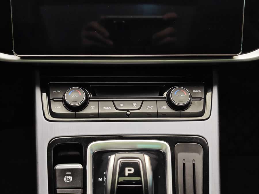 GEELY Boyue 2021 car image #17