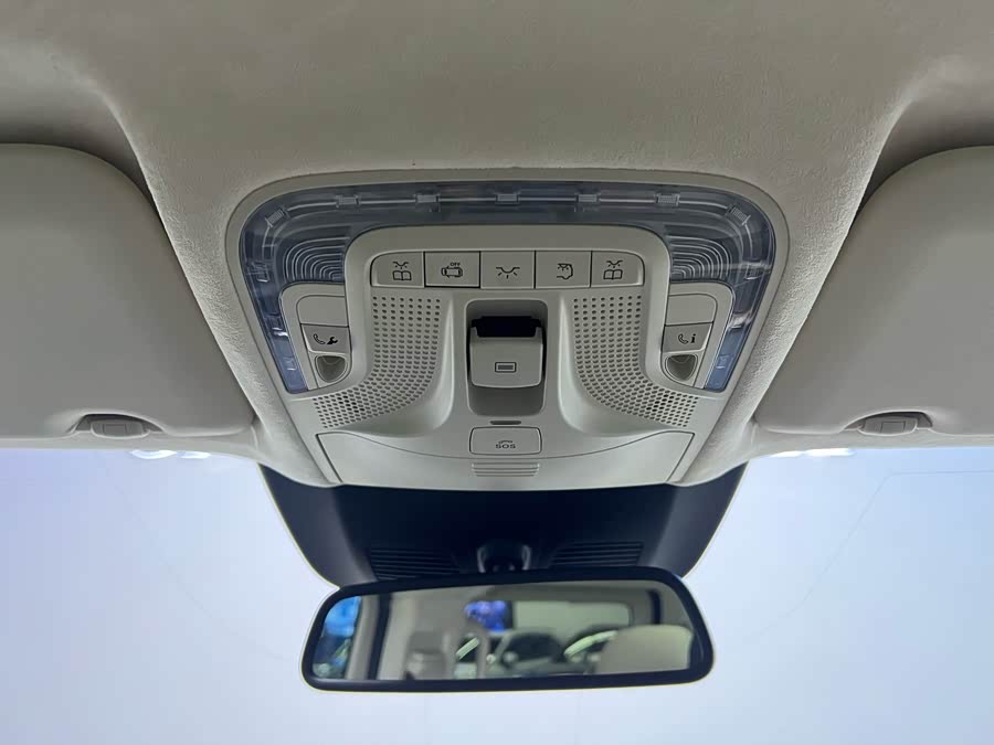 Mercedes-Benz V Class 2021 #17 Mercedes-Benz V Class 2021 car image #17