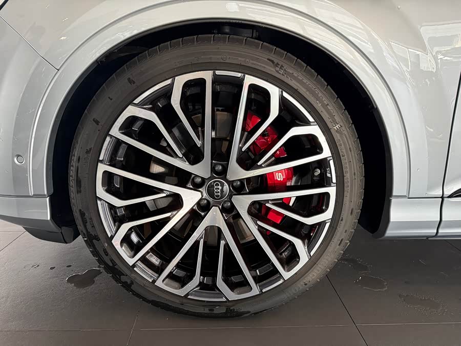 Audi SQ7 2024 изображение автомобиля #17