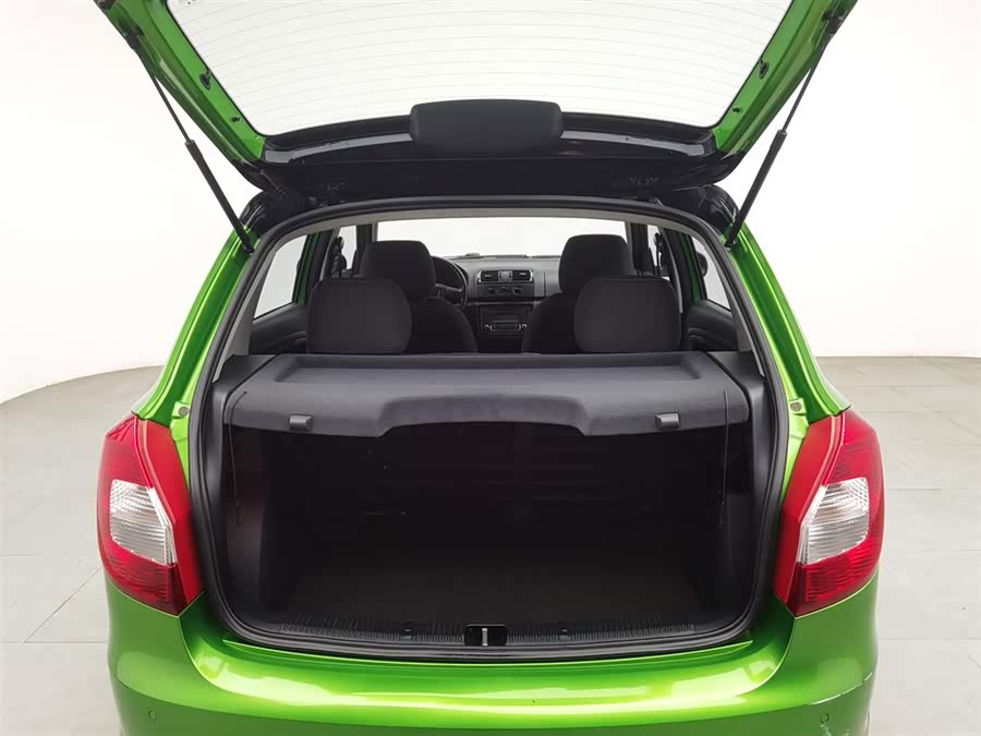 Skoda Fabia 2014 изображение автомобиля #17