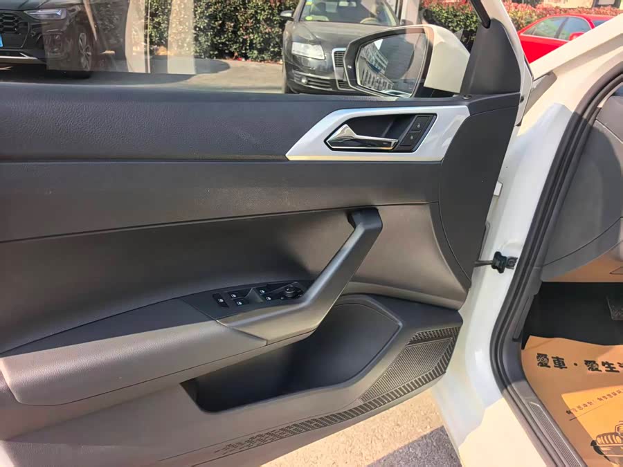 Volkswagen Polo 2020 car image #17