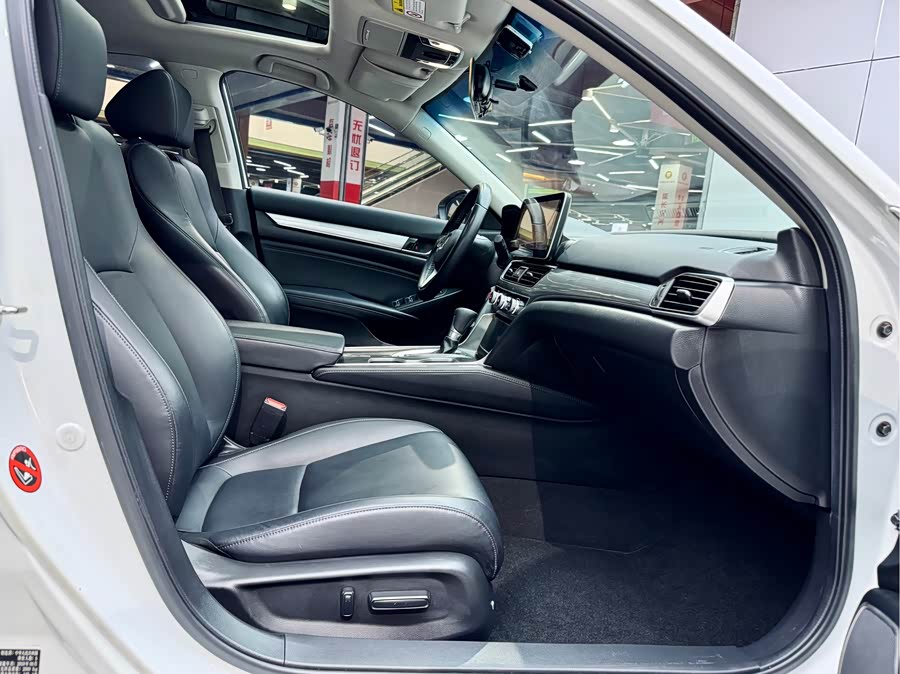 Honda Accord 2019 car image #17