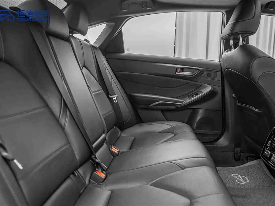 Toyota Avalon 2022 car image #17