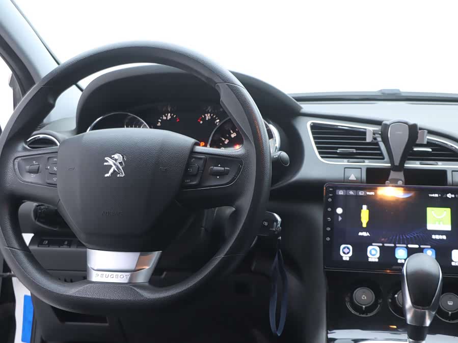 Peugeot 3008 2019 car image #17