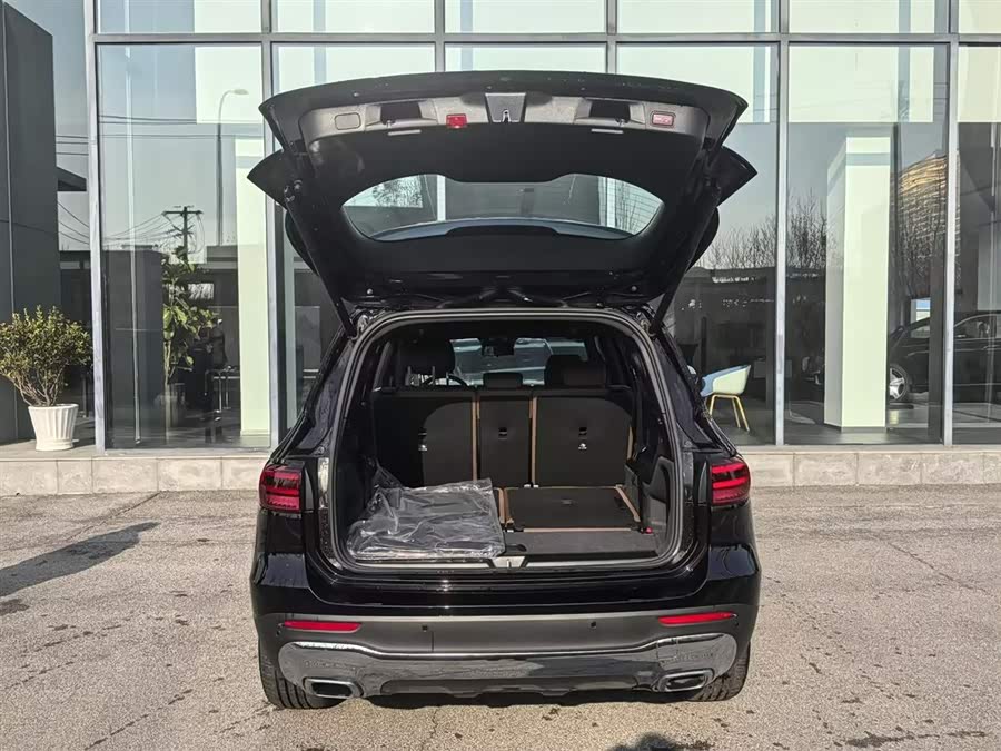 Mercedes-Benz GLB Class 2025 immagine di auto #17