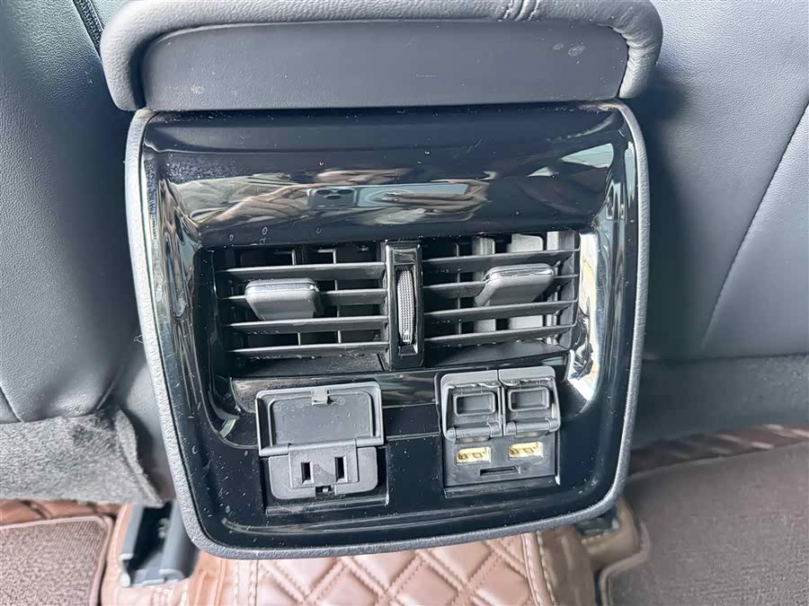 Toyota Avalon 2021 car image #17