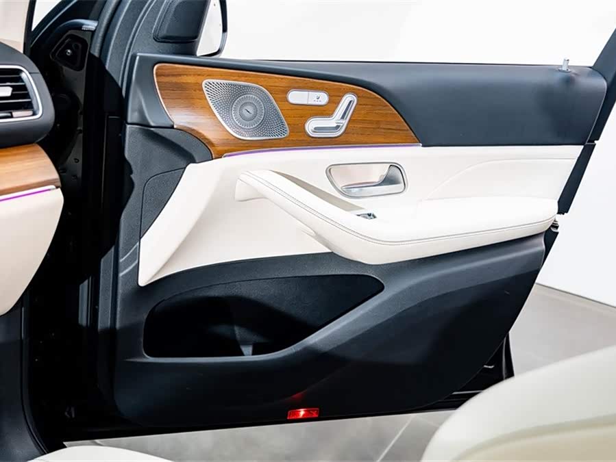 Mercedes-Benz GLE Class New Energy 2022 car image #17