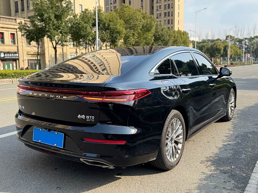 2023 car image #17