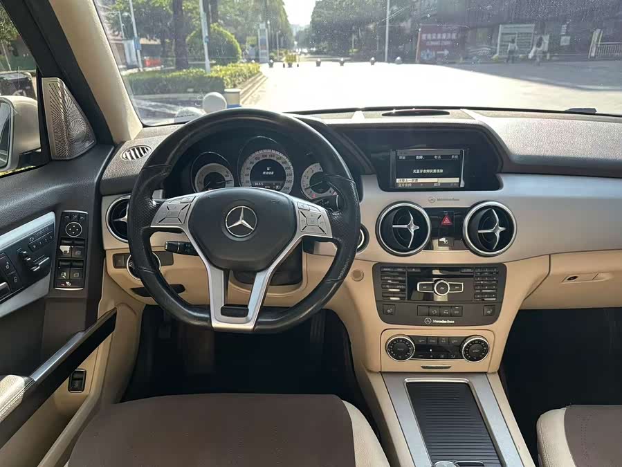 Mercedes-Benz GLK Class 2015 immagine di auto #17