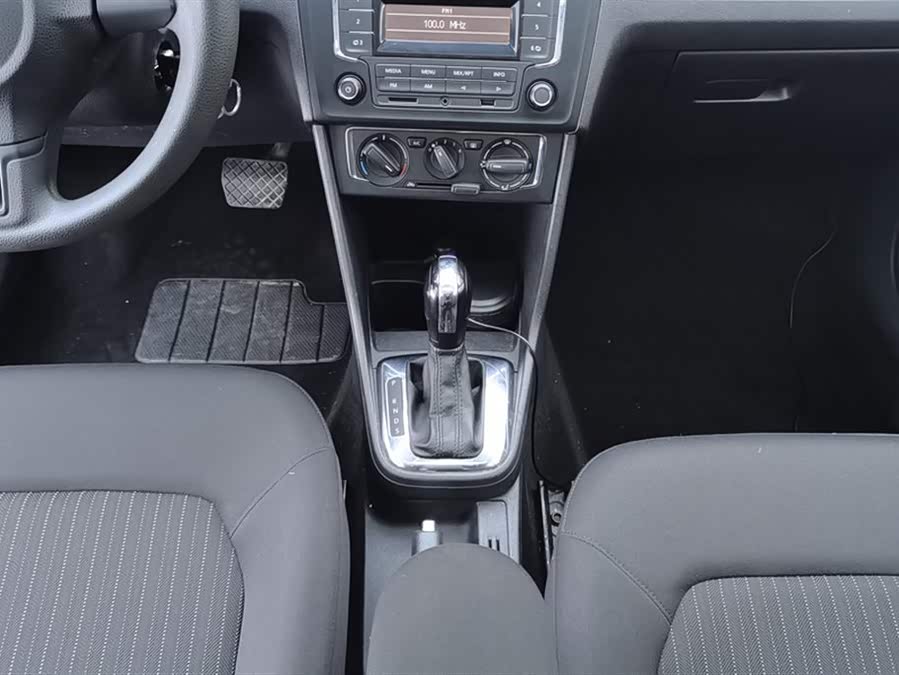 Jetta Jetta 2015 car image #17