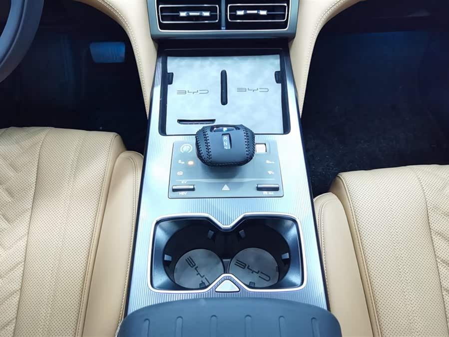 BYD SongL DM-i 2025 car image #17