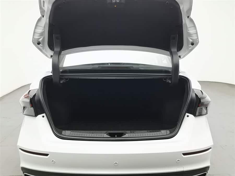 Chery Arrizo 5 Plus 2023 immagine di auto #17