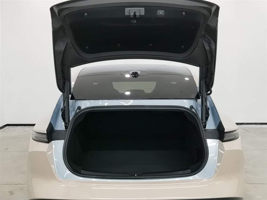 NIO ET5 2023 car image #17