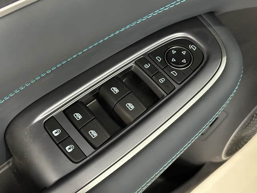 BYD Sea Lion 07 DM-i 2025 car image #17