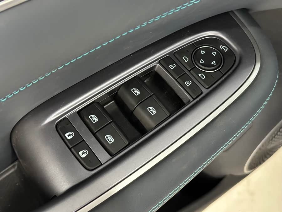 BYD Sea Lion 07 DM-i 2025 car image #17