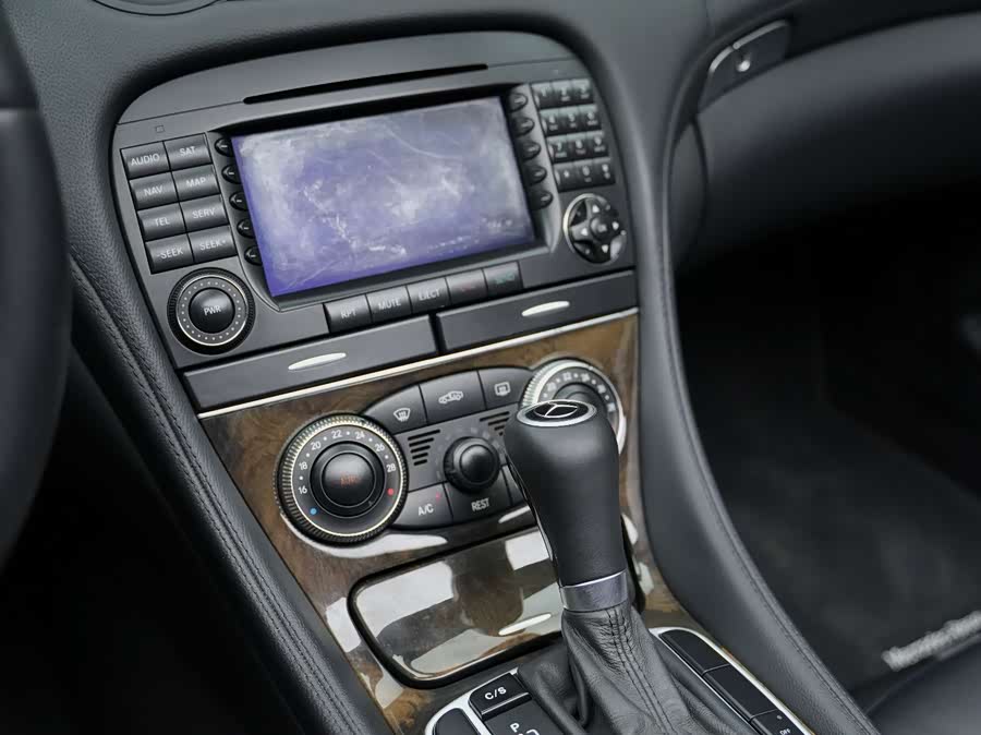 Mercedes-Benz SL Class 2006 car image #17