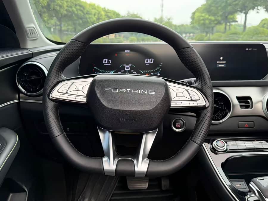 Forthing T5 EVO 2024 #17 Forthing T5 EVO 2024 car image #17