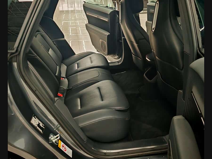 Avatr 12 2024 car image #17