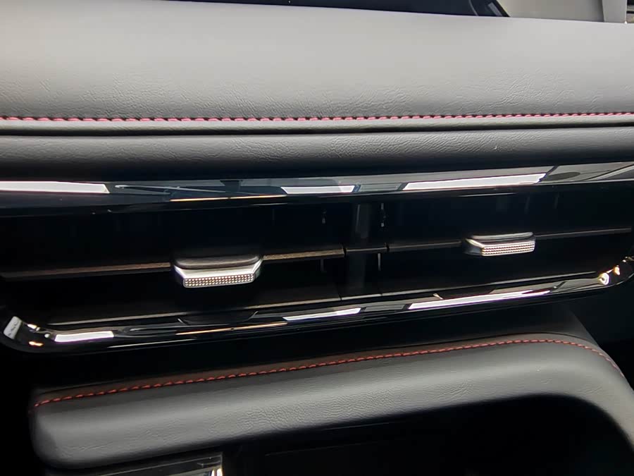 Roewe i5 car image #17