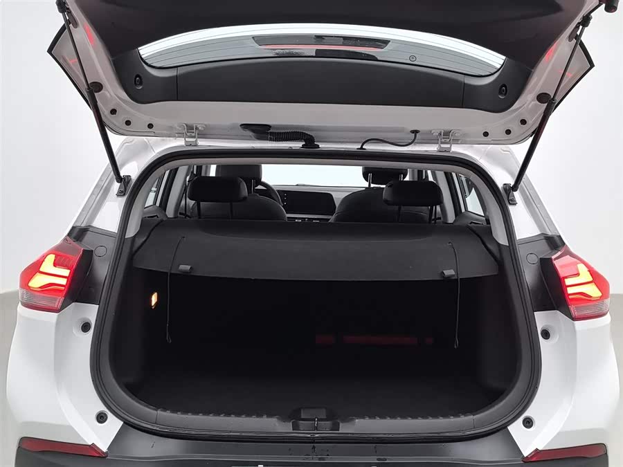 Chevrolet Tracker 2022 #17 Chevrolet Tracker 2022 car image #17