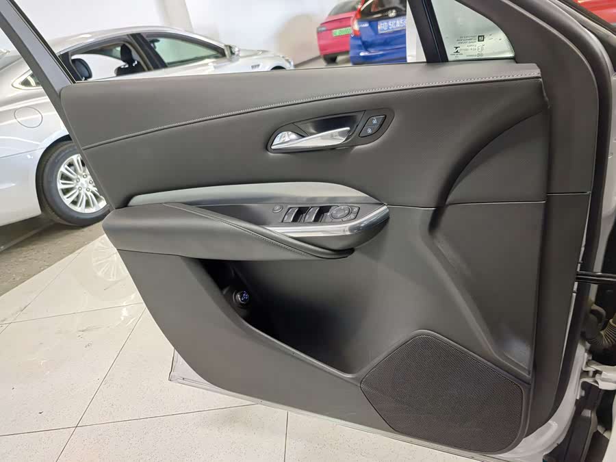 2020 car image #17