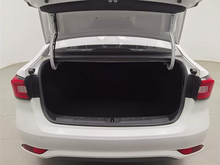 Roewe i5 2021 car image #17