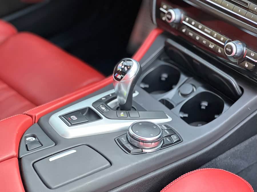 BMW M5 2015 изображение автомобиля #17