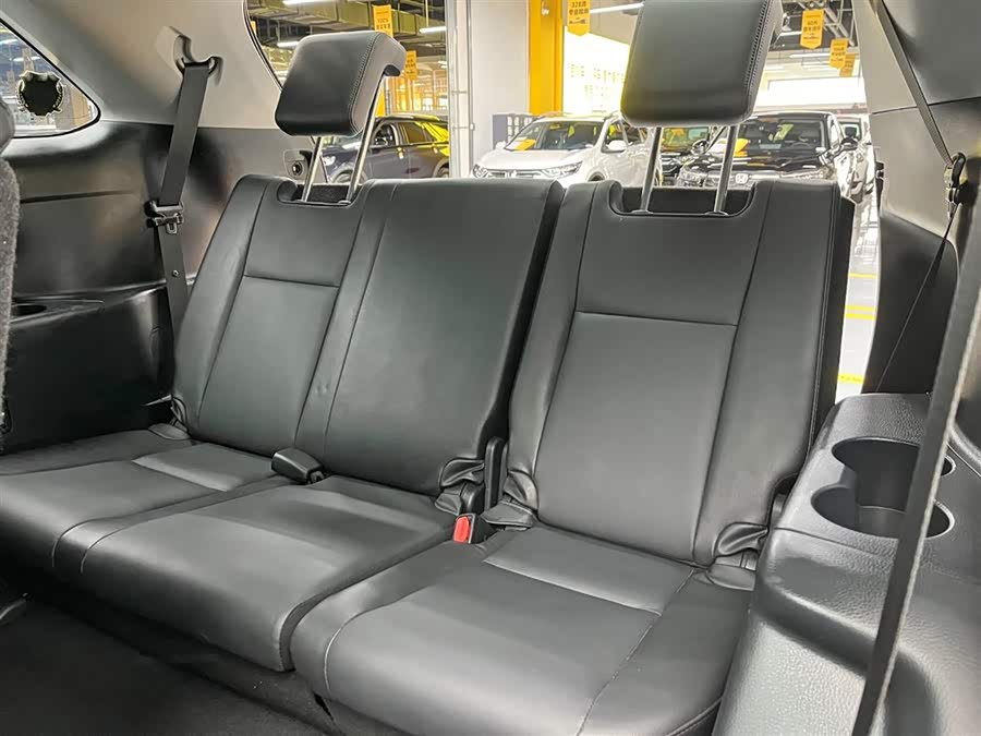 Toyota Highlander 2018 car image #17